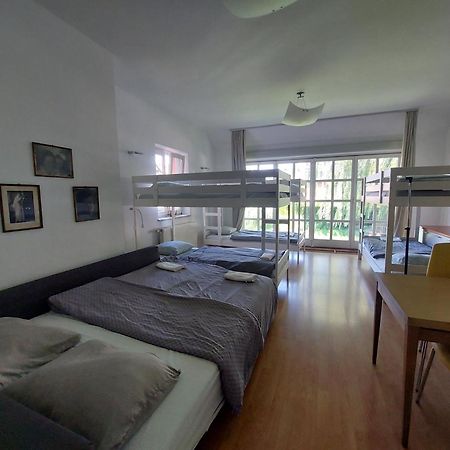 R24, Rose House Liubliana Quarto foto